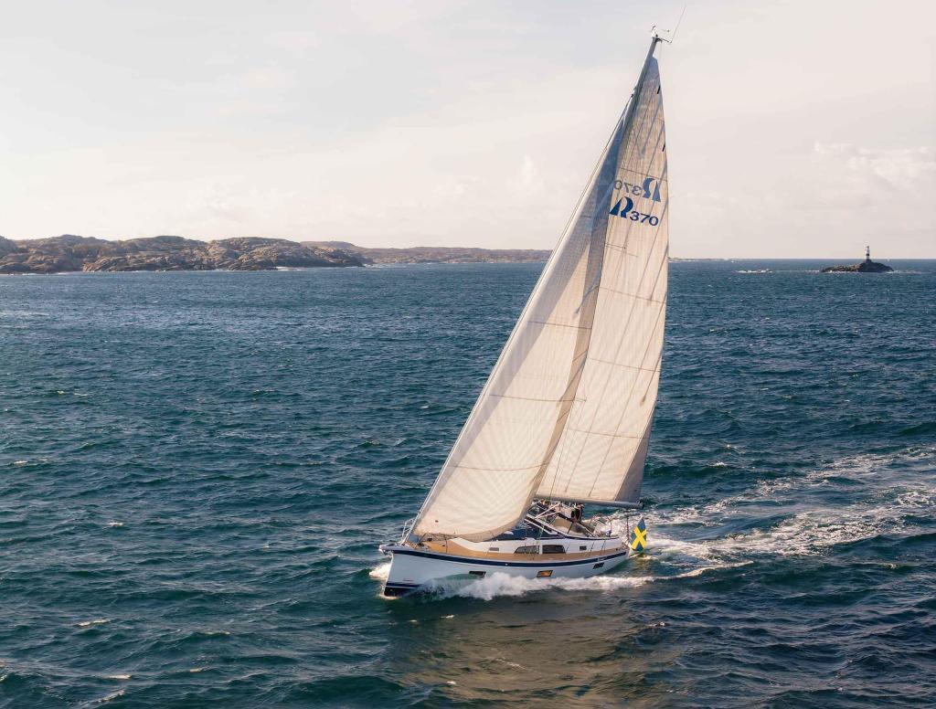 Hallberg-Rassy 370