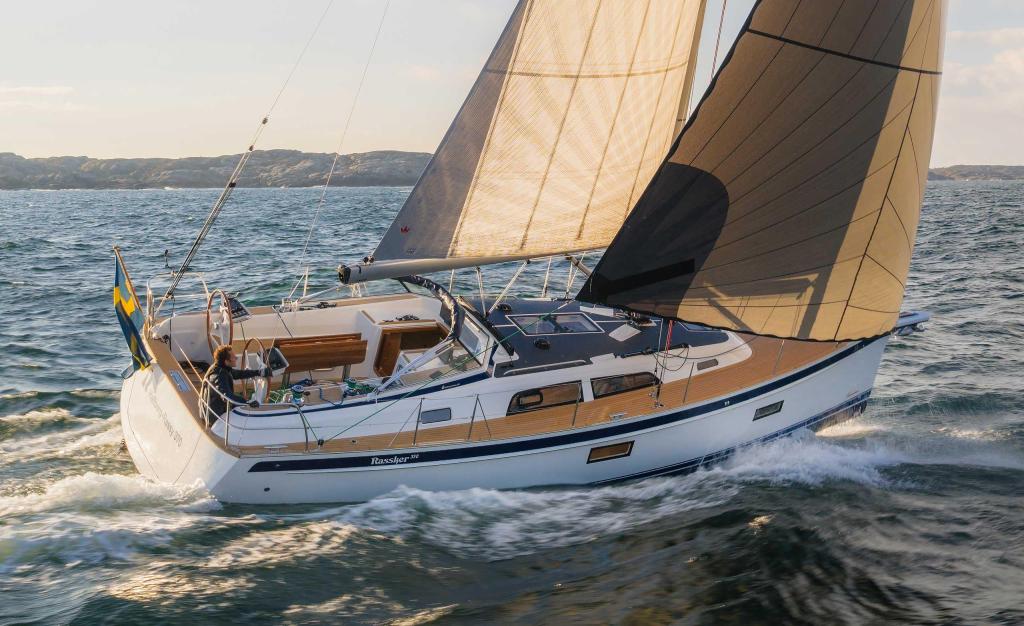 Hallberg-Rassy 370
