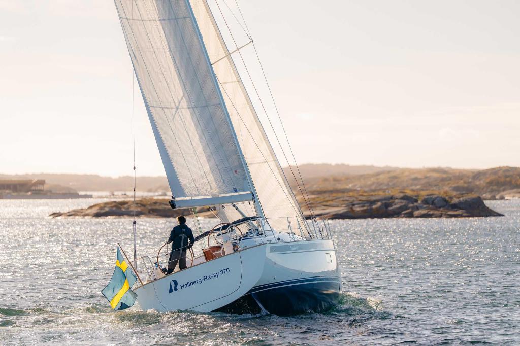 Hallberg-Rassy 370