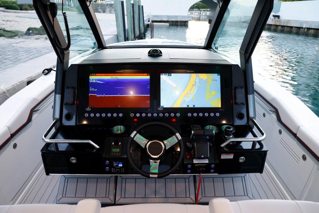 Formula 387 Center Console Sport