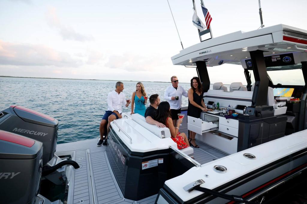 Formula 387 Center Console Sport