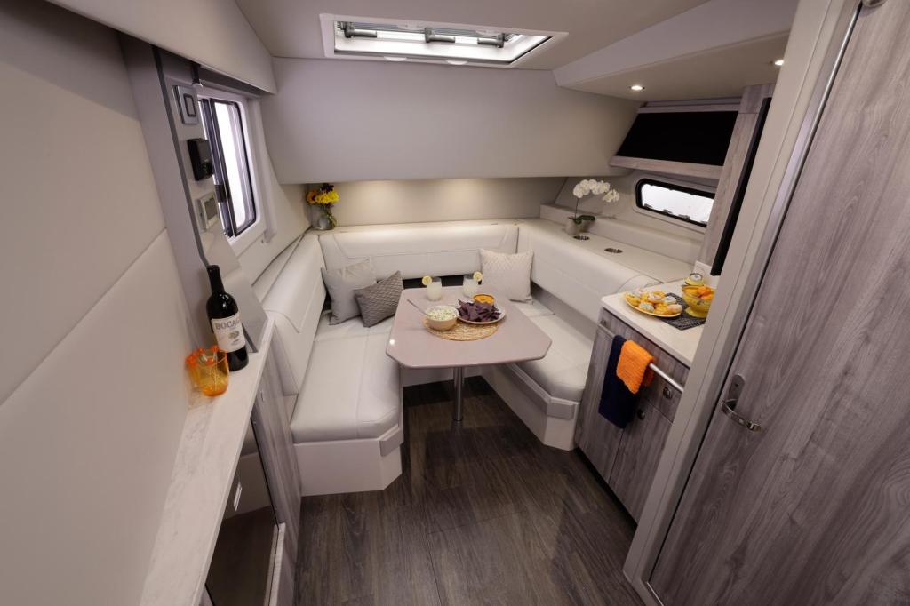 Formula 400 Super Sport Crossover