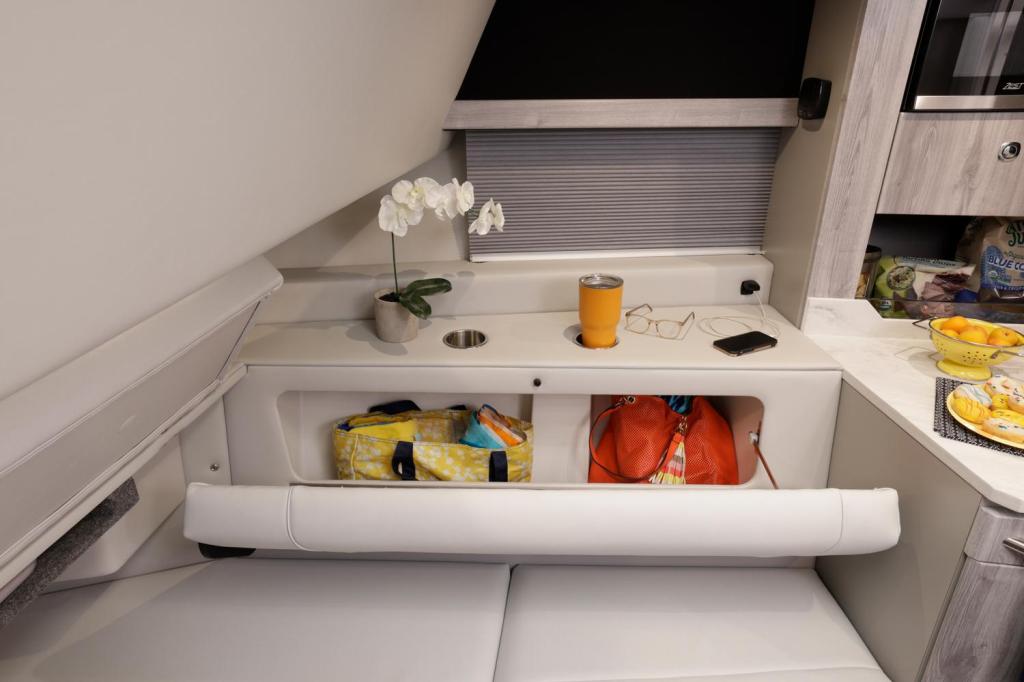 Formula 400 Super Sport Crossover