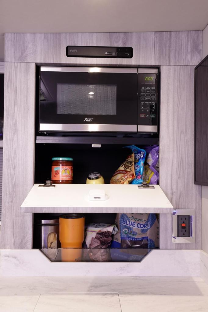 Formula 400 Super Sport Crossover