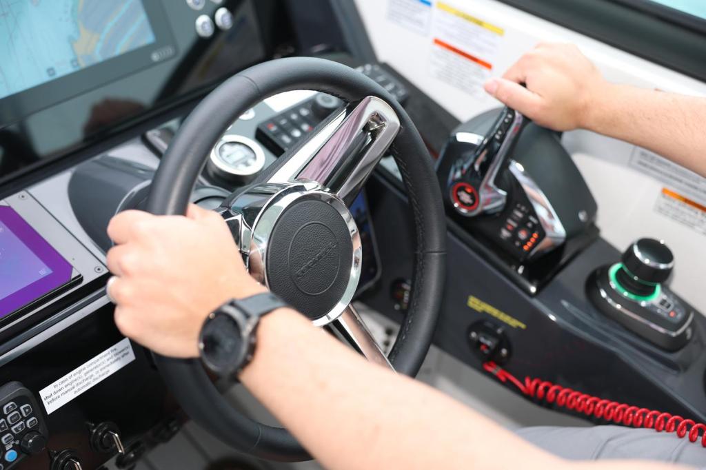 Formula 360 Crossover Bowrider