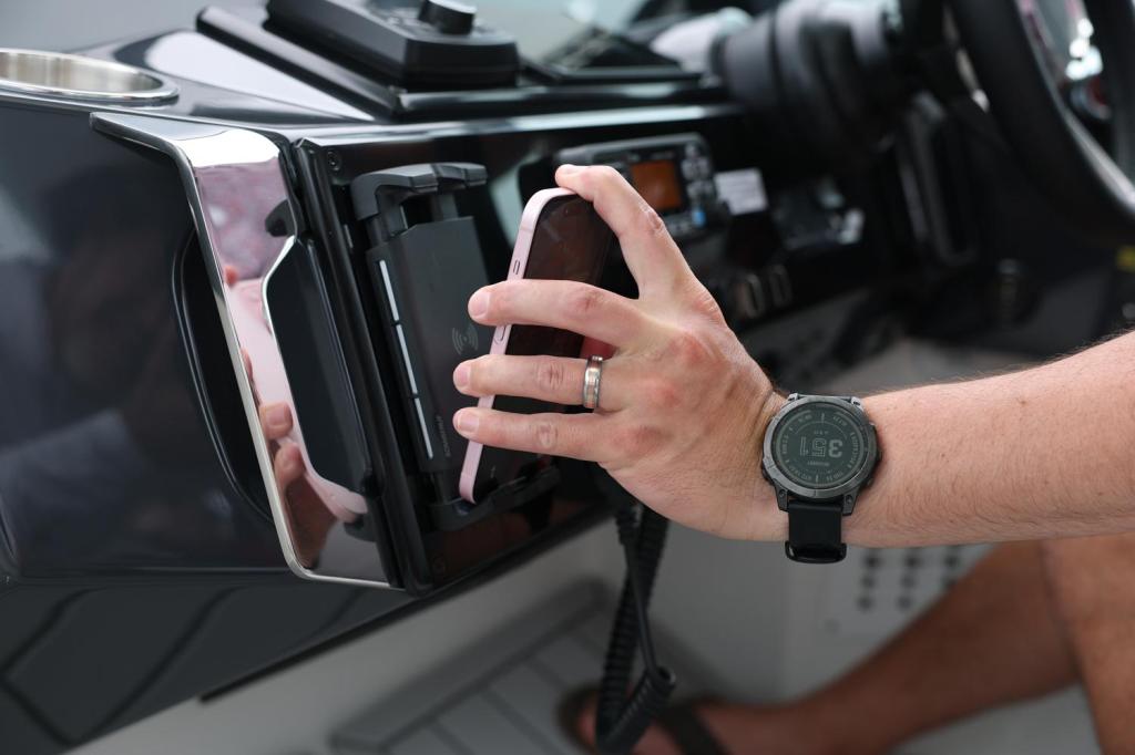 Formula 360 Crossover Bowrider