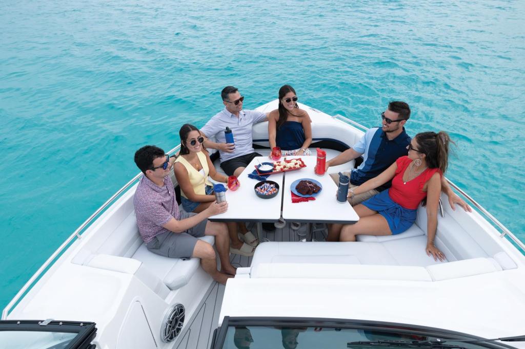 Formula 360 Crossover Bowrider