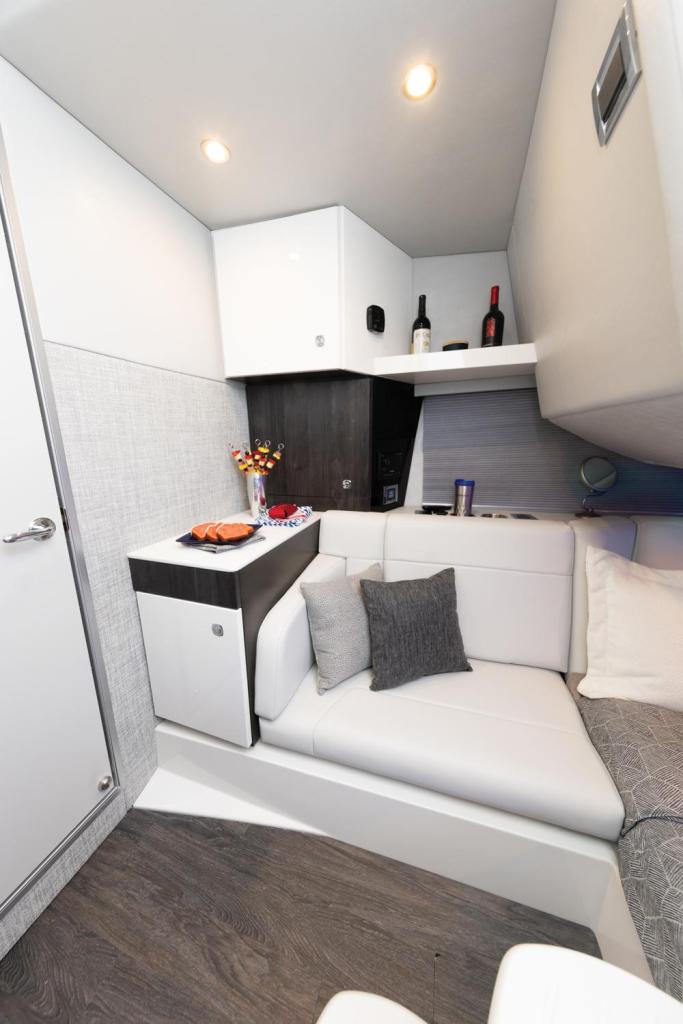 Formula 360 Crossover Bowrider