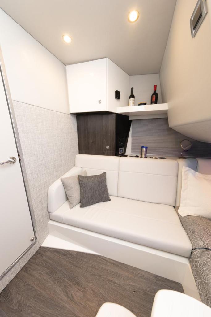 Formula 360 Crossover Bowrider