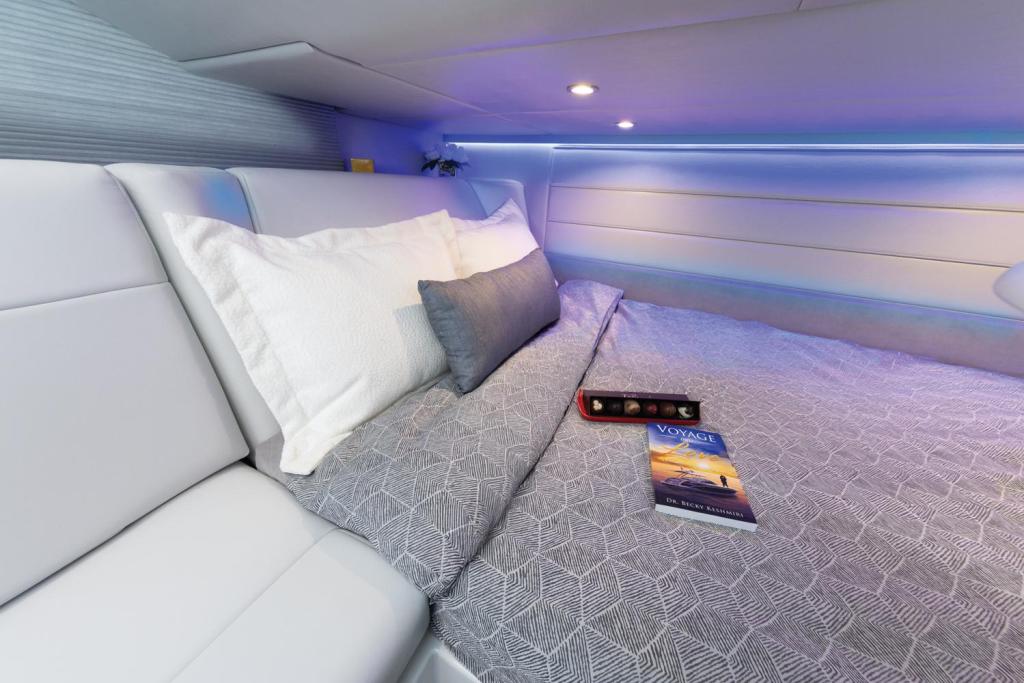 Formula 360 Crossover Bowrider