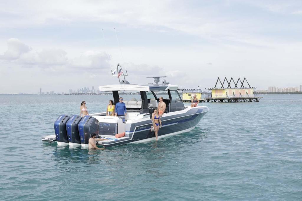 Formula 457 Center Console Sport