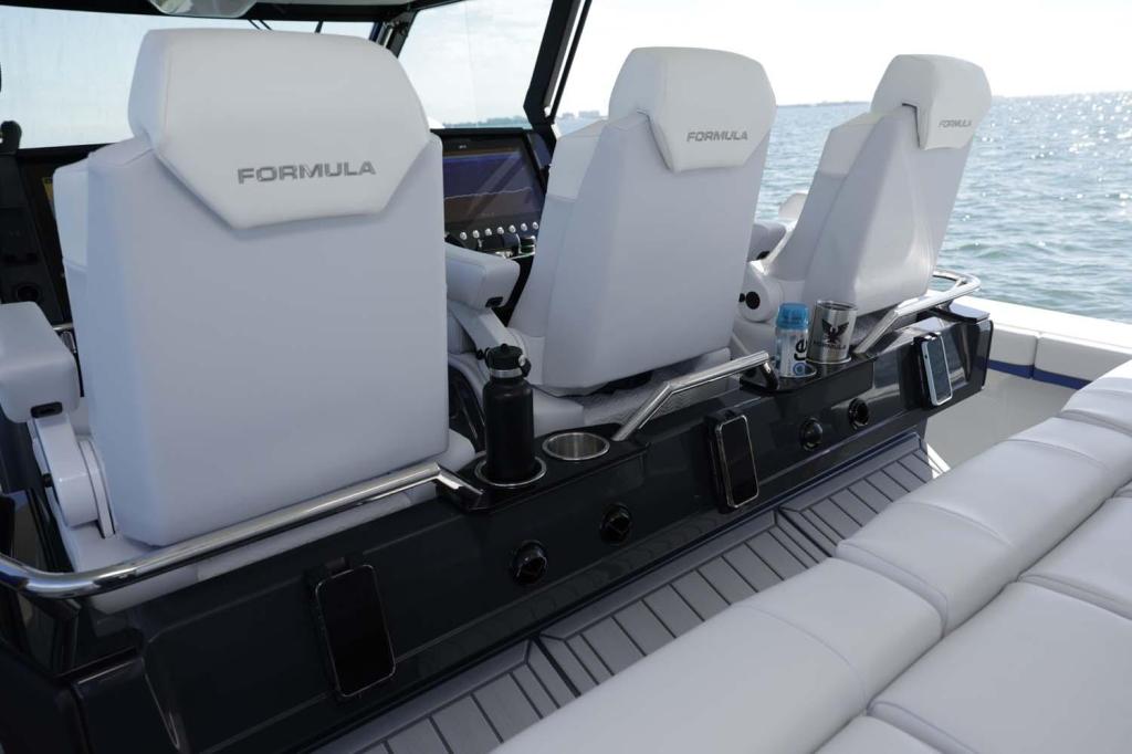 Formula 457 Center Console Sport