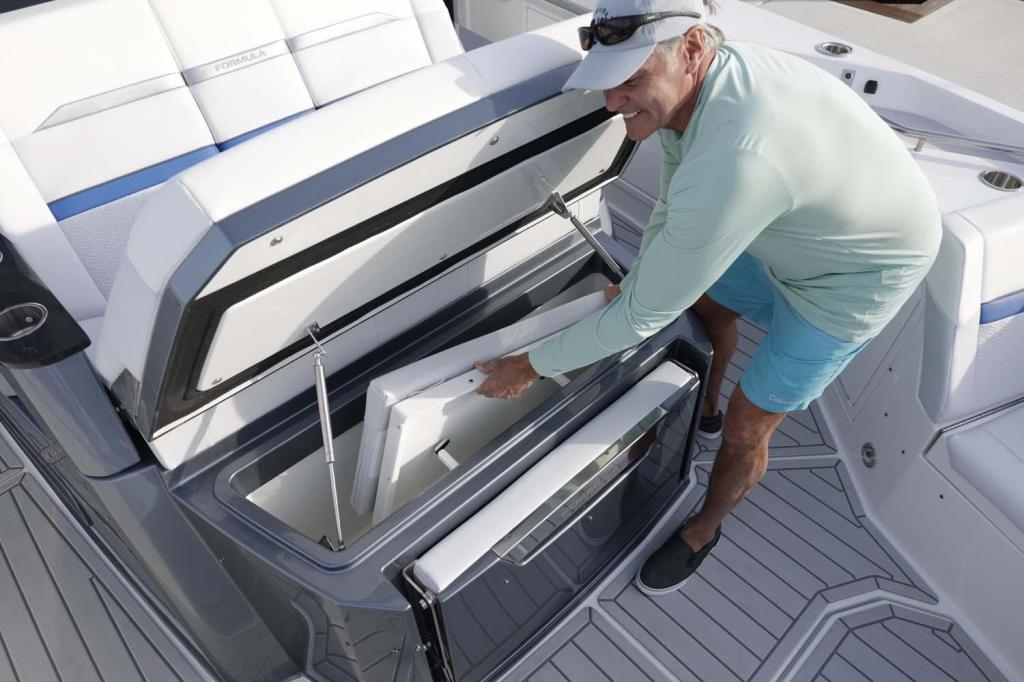 Formula 457 Center Console Sport