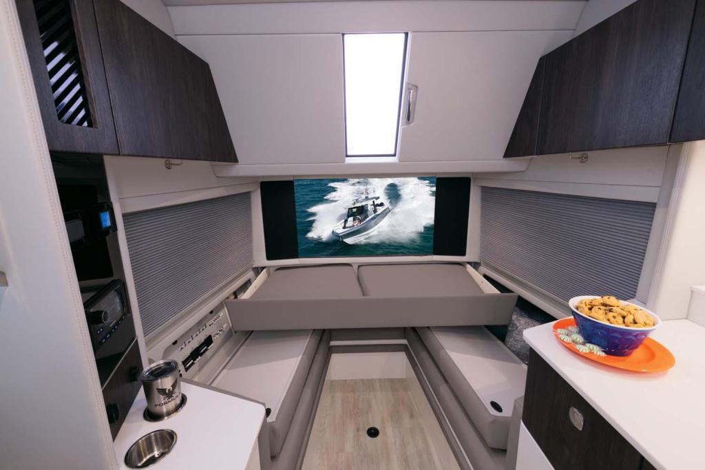 Formula 457 Center Console Sport