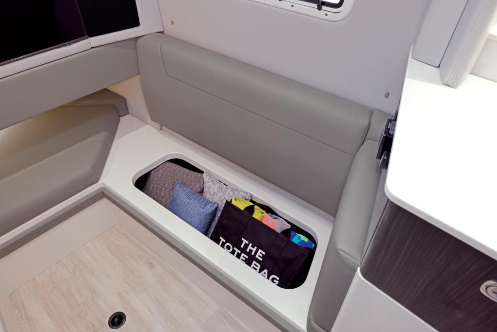 Formula 457 Center Console Sport