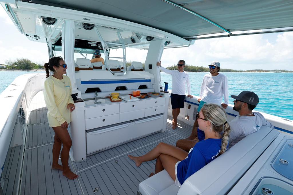 Formula 457 Center Console Fish