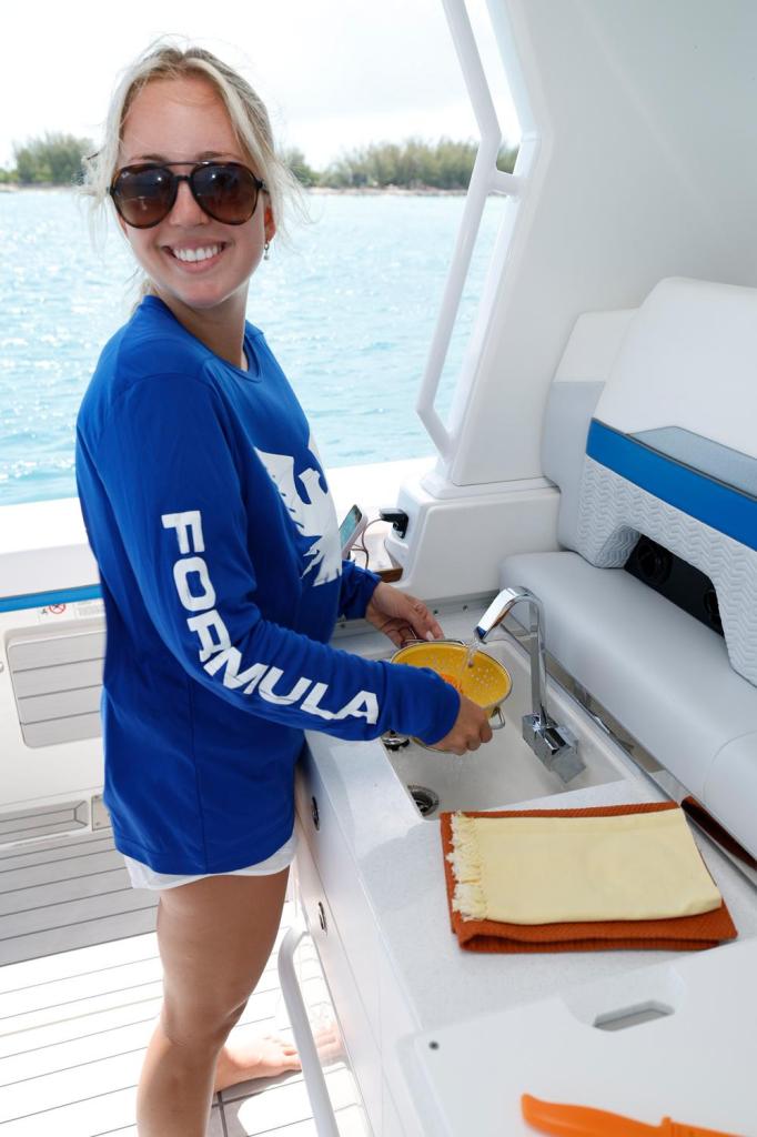 Formula 457 Center Console Fish