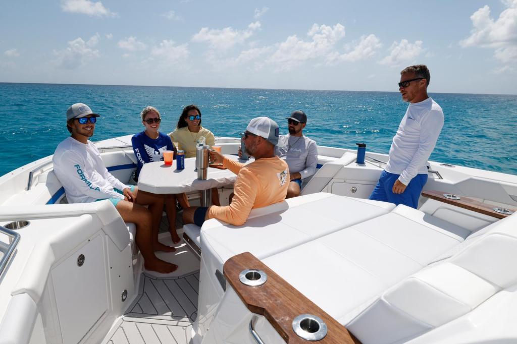 Formula 457 Center Console Fish