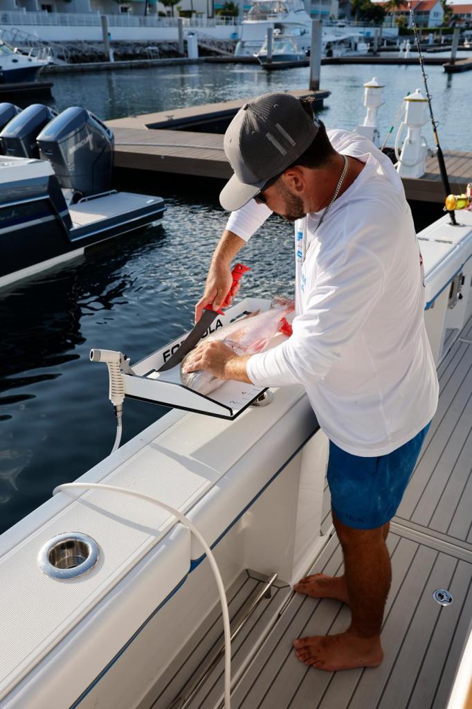 Formula 457 Center Console Fish