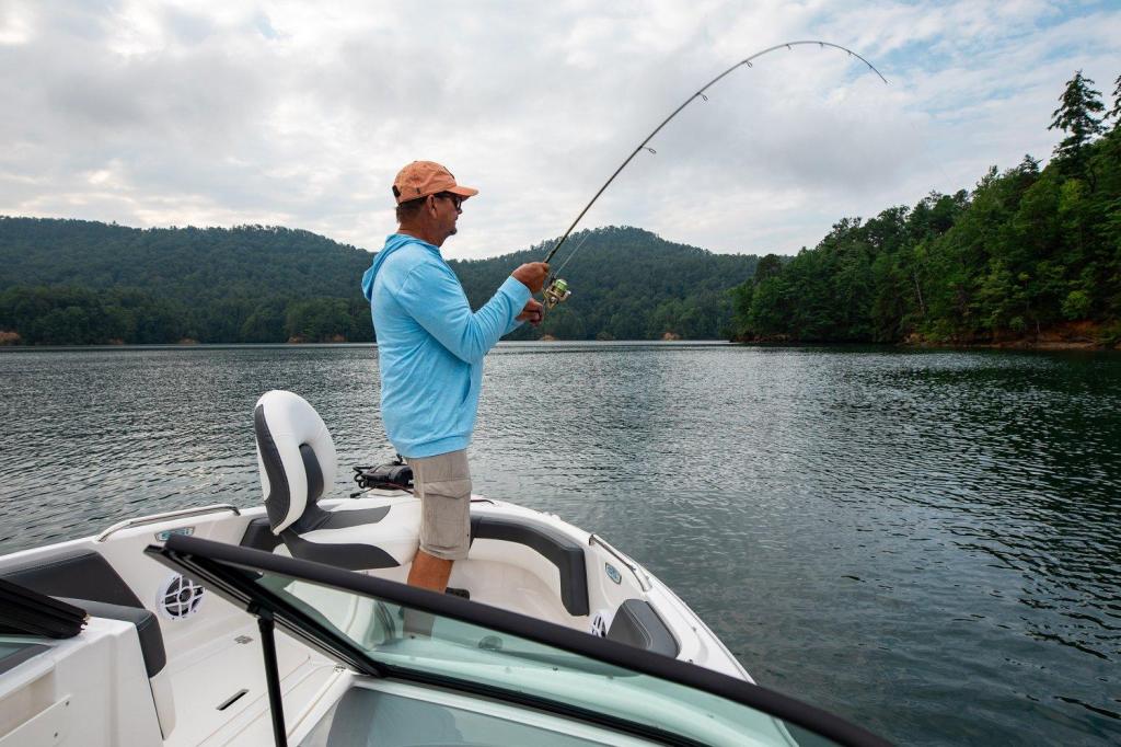 Chaparral 21 SSi OB Ski & Fish