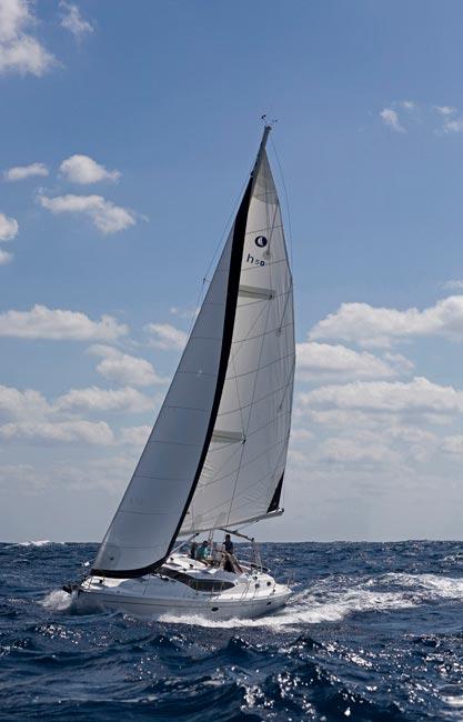 Marlow-Hunter 50 Center Cockpit