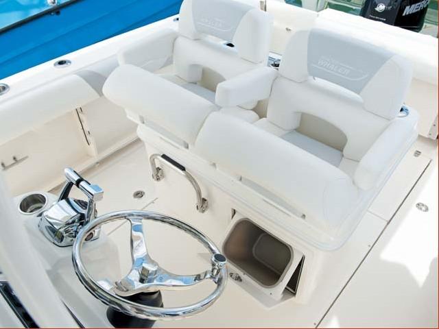 Boston Whaler 250 Outrage