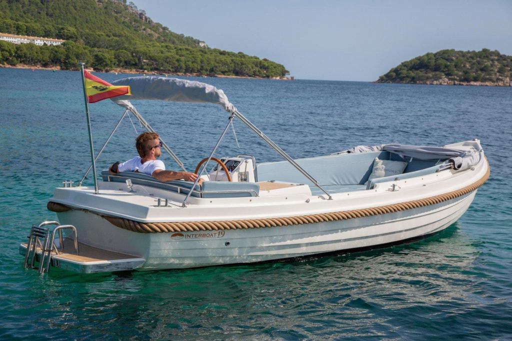 Interboat 19