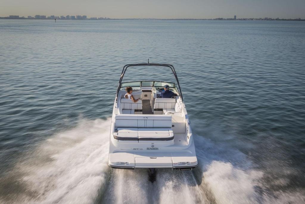 Sea Ray Sport Boat 270 SDX