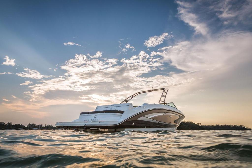 Sea Ray Sport Boat 270 SDX