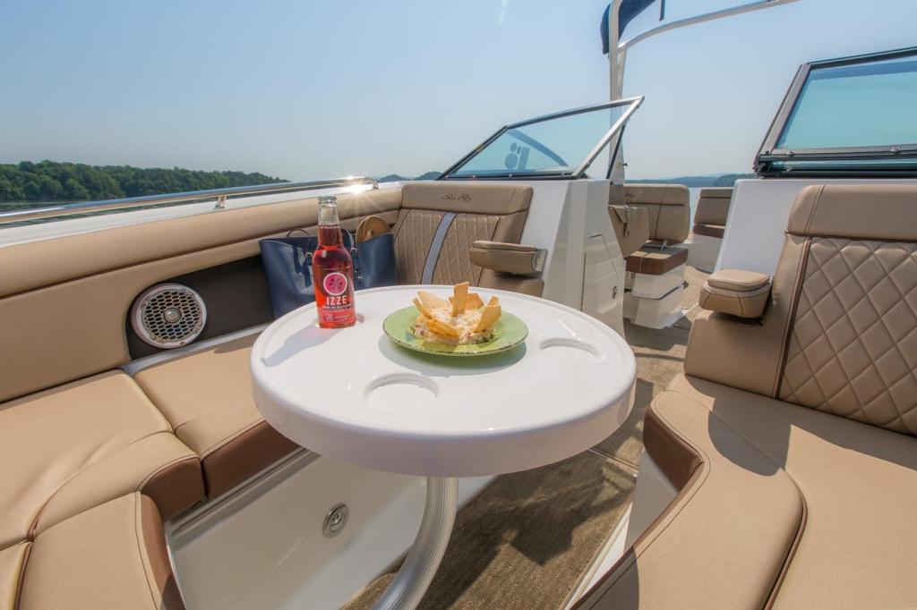 Sea Ray Sport Boat 270 SDX