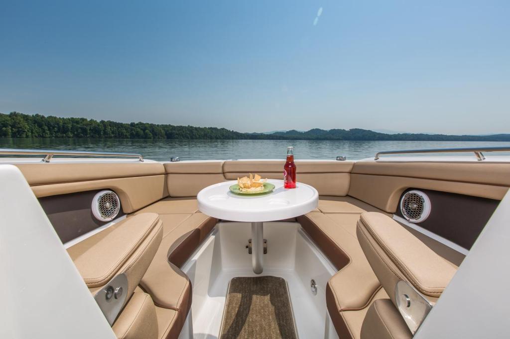 Sea Ray Sport Boat 270 SDX