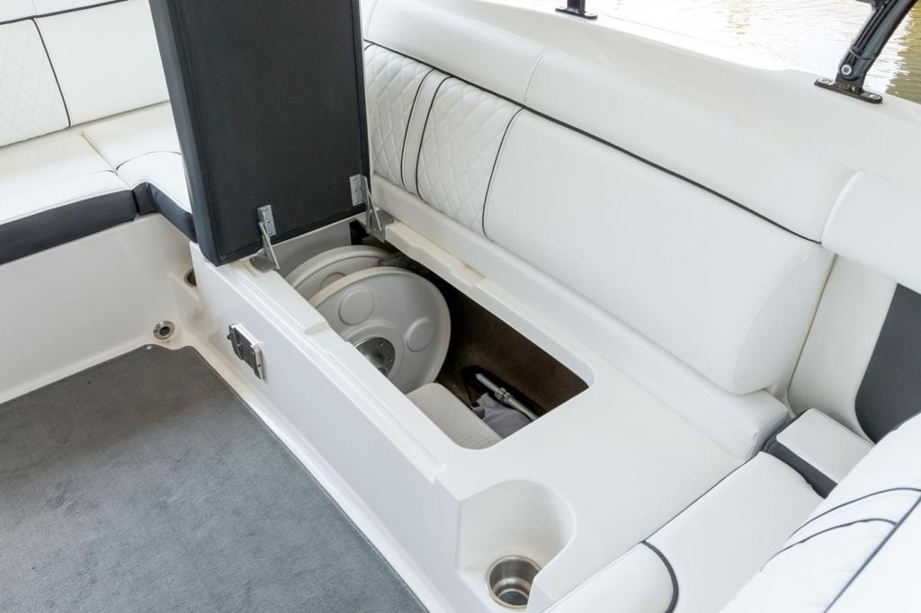 Sea Ray Sport Boat 270 SDX