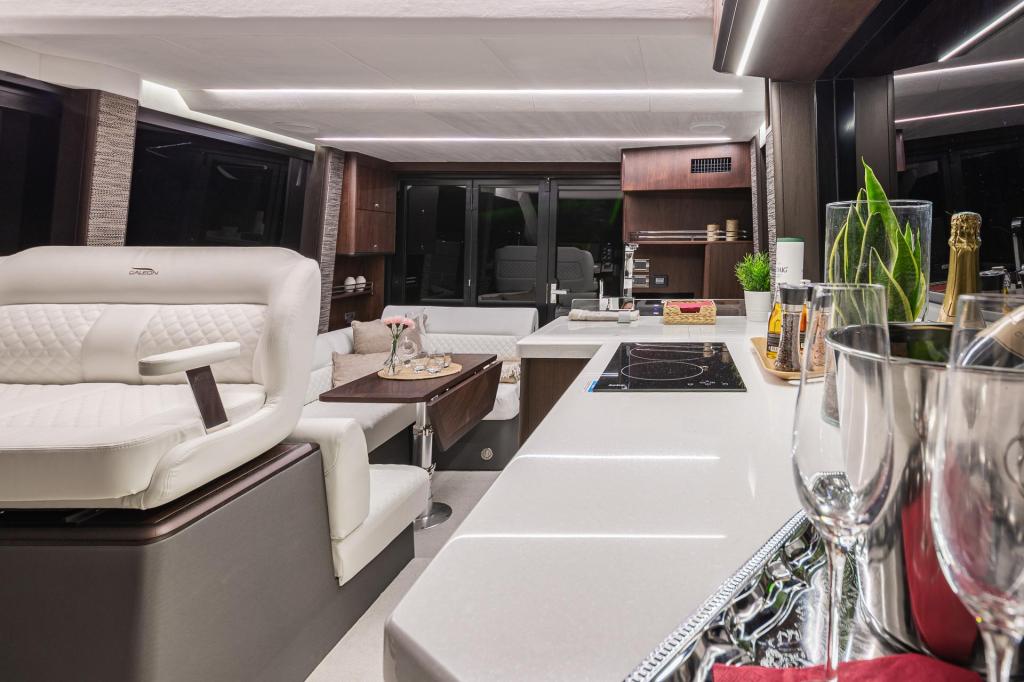 Galeon 400 Fly