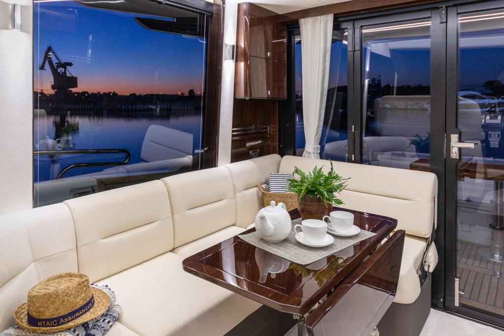 Galeon 400 Fly