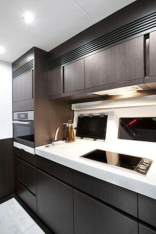 Galeon 700 Skydeck