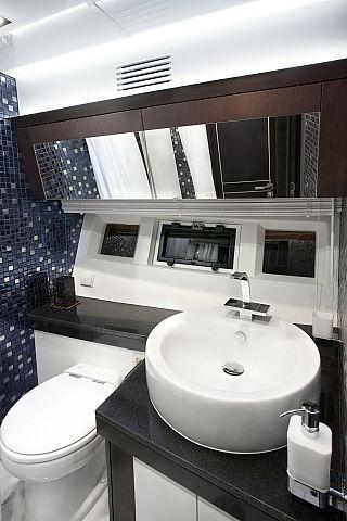 Galeon 700 Skydeck