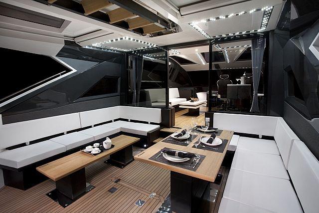 Galeon 700 Skydeck