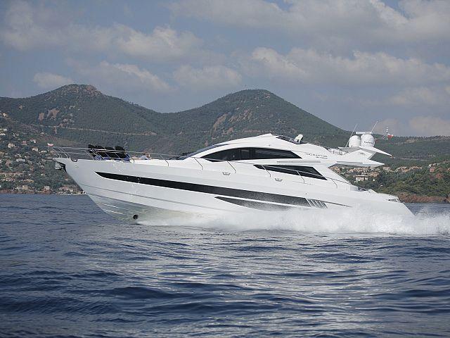 Galeon 700 Skydeck