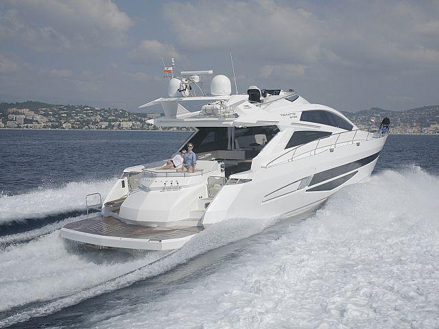 Galeon 700 Skydeck