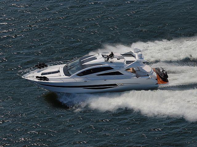 Galeon 700 Skydeck